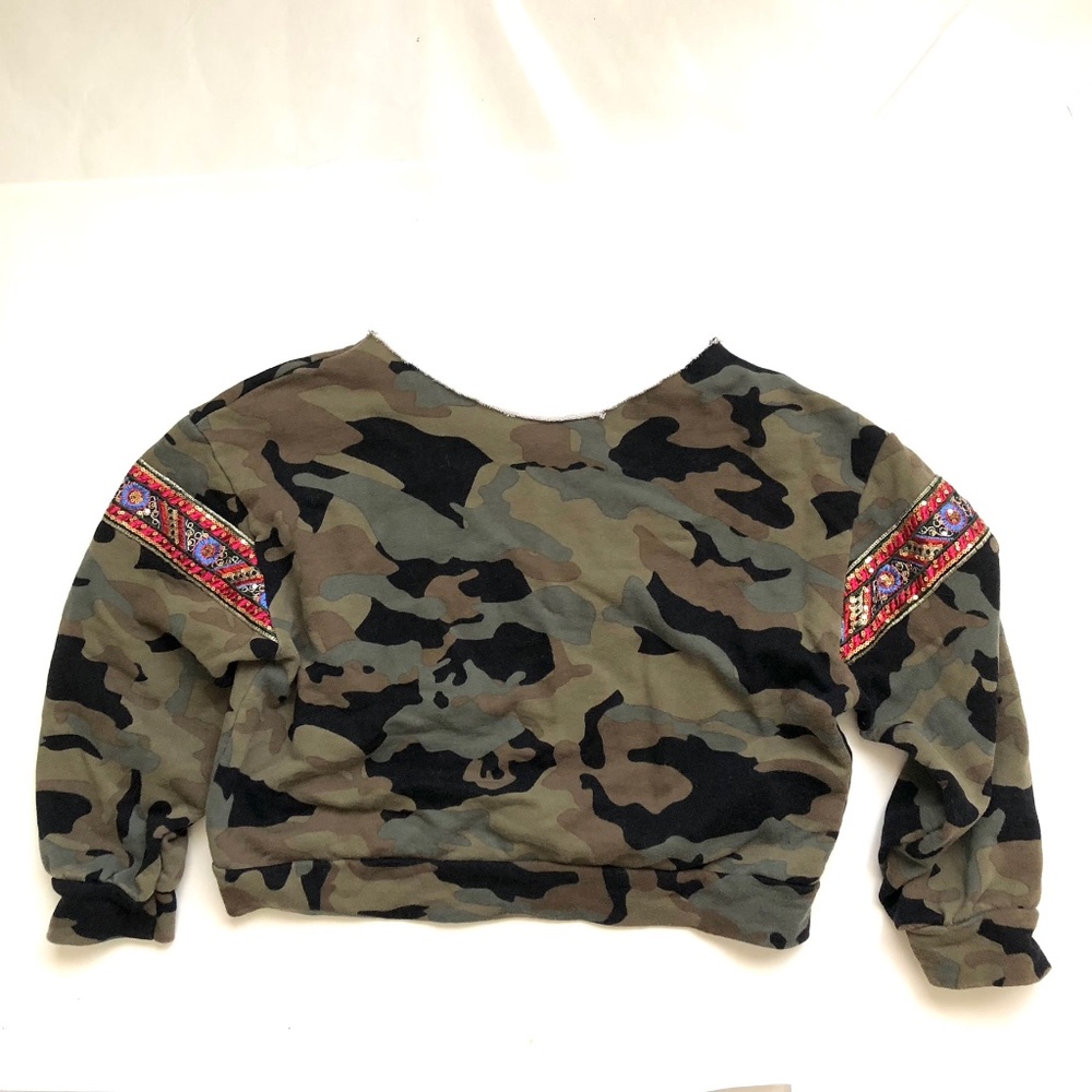 Cropped Army Green Sweatshirt Embellished sleeve Size L